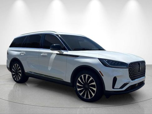 Used 2025 Lincoln Aviator 2WD image 7