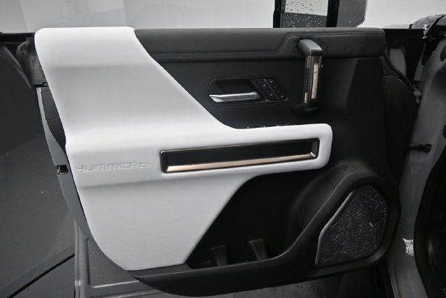 Used 2025 GMC Hummer EV 3X AWD/4WD image 17