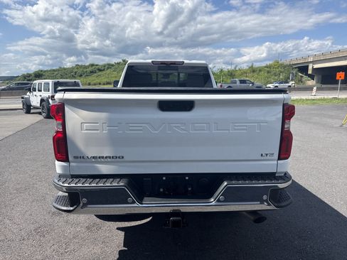 Used 2024 Chevrolet Silverado 2500 LTZ w/ LTZ Premium Package AWD/4WD image 4