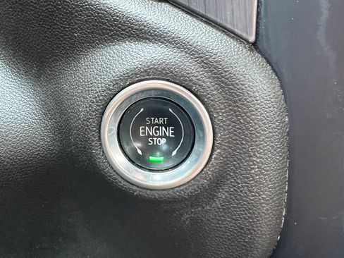 Used 2020 GMC Sierra 1500 Denali w/ Denali Ultimate Package AWD/4WD image 11