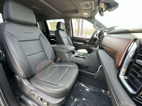 New 2025 GMC Sierra 2500 Denali w/ Denali Reserve Package image 29