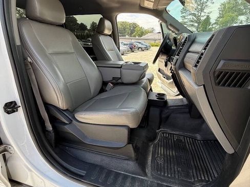 Used 2017 Ford F250 XL w/ Power Equipment Group AWD/4WD image 16