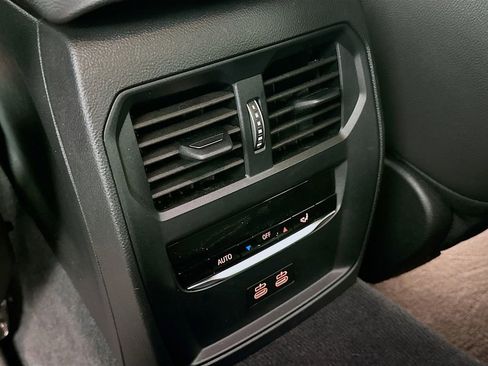 Used 2024 BMW i4 xDrive40i image 33