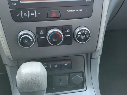 Used 2017 Chevrolet Traverse LS image 20