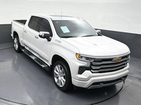 Used 2025 Chevrolet Silverado 1500 High Country w/ High Country Premium Package AWD/4WD image 21