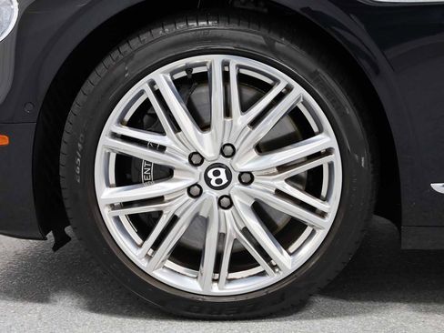 Used 2021 Bentley Flying Spur V8 image 40