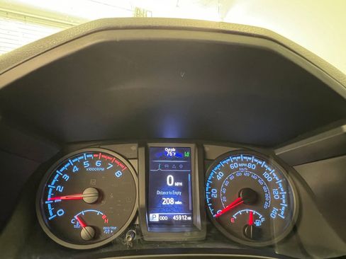 Used 2021 Toyota Tacoma SR w/ SR Convenience Package image 18