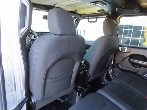 Used 2018 Jeep Wrangler Unlimited Sport S image 27