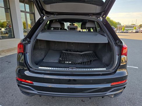 Used 2022 Audi Q3 2.0T Premium Plus w/ Premium Plus Package AWD/4WD image 5