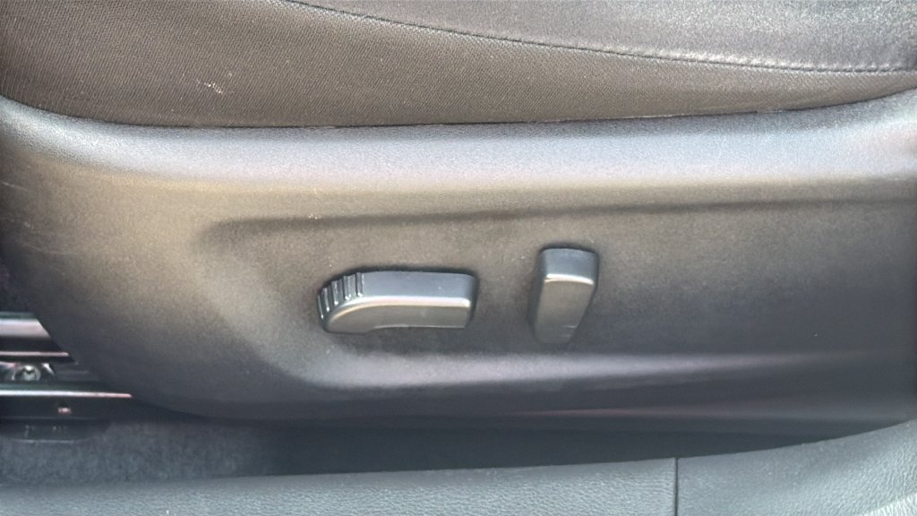 Used 2025 Nissan Altima 2.5 SV FWD image 15