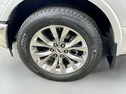 Used 2017 Ford F150 Lariat image 7