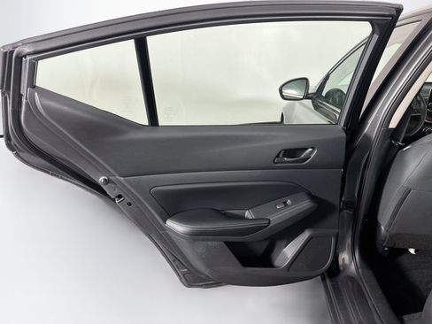 Used 2025 Nissan Altima 2.5 SV FWD image 24