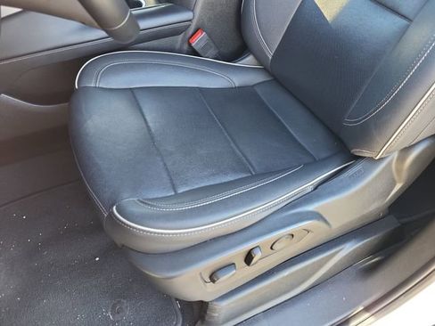 Used 2023 GMC Yukon SLT image 20