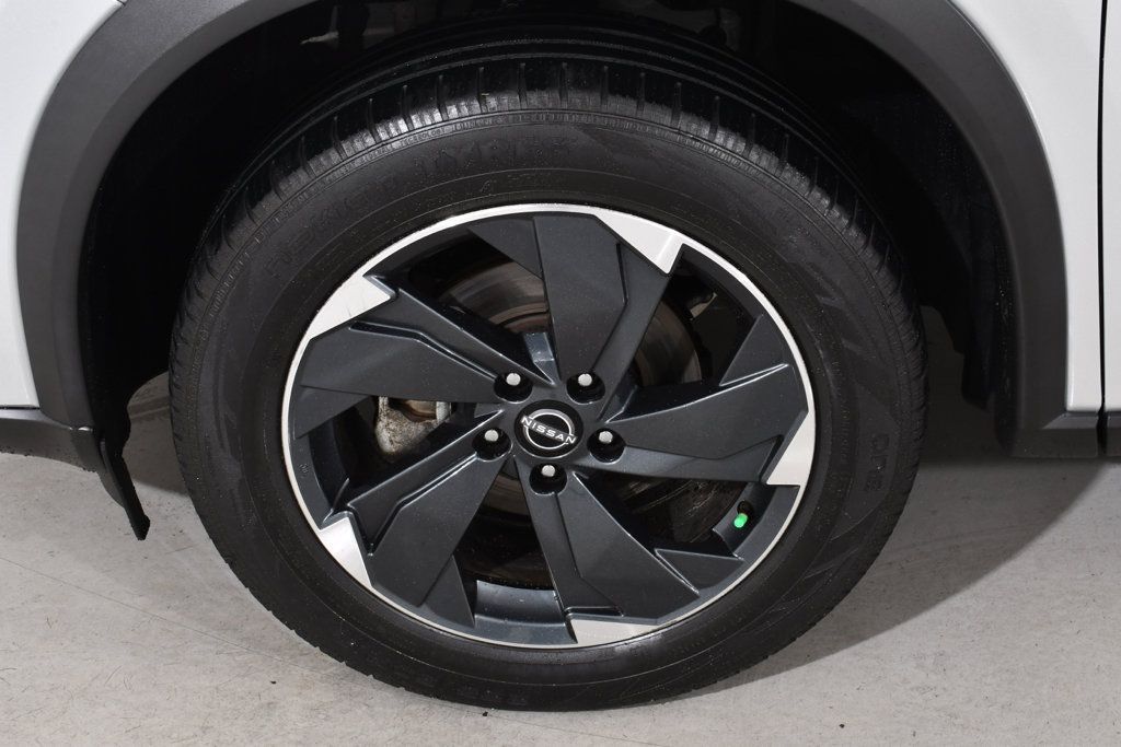 Used 2024 Nissan Rogue SV AWD/4WD image 23