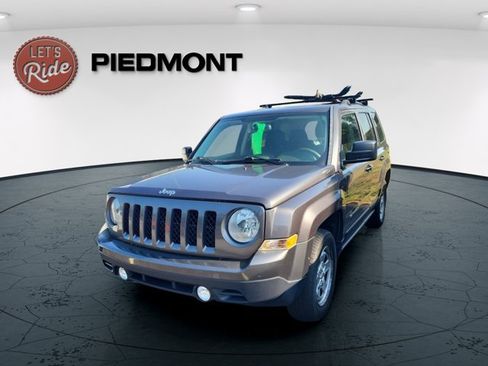 Used 2016 Jeep Patriot Sport w/ Power Value Group AWD/4WD image 1