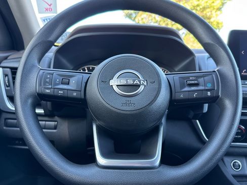 Certified 2023 Nissan Rogue SV image 26