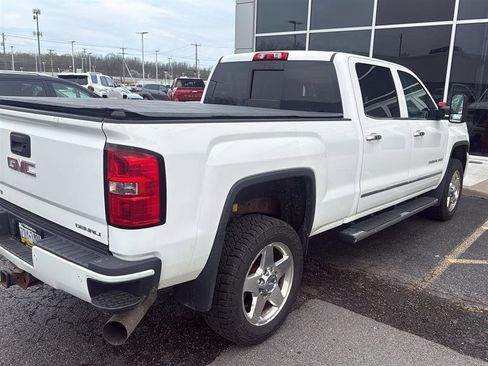 Used 2015 GMC Sierra 2500 Denali w/ Duramax Plus Package AWD/4WD image 3