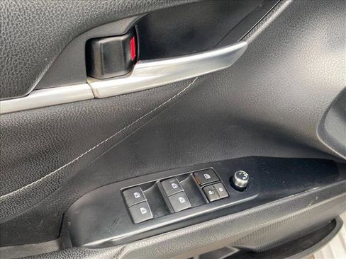 Used 2018 Toyota Camry XSE FWD image 21