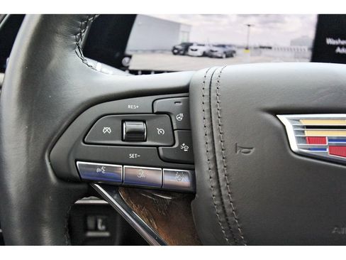 Used 2024 Cadillac Escalade ESV Sport Platinum w/ LPO, ONYX Package image 17