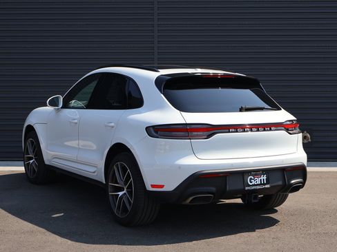 Used 2026 Porsche Macan AWD/4WD image 3