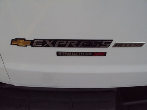 Used 2014 Chevrolet Express 1500 AWD image 37