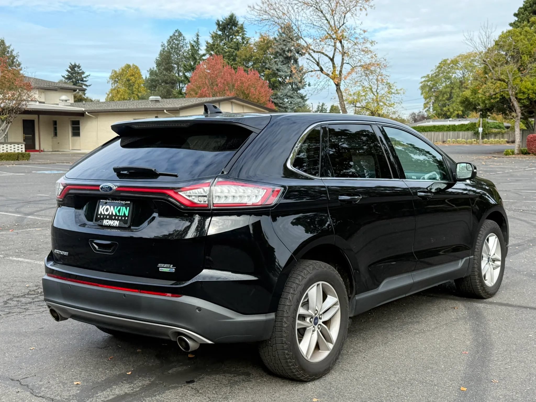 Used 2017 Ford Edge SEL w/ Cargo Accessory Package AWD/4WD image 5