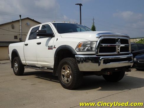 Used 2014 RAM 3500 Tradesman w/ Chrome Appearance Group AWD/4WD image 4
