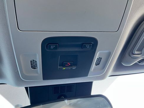 Used 2025 Toyota Camry LE image 28