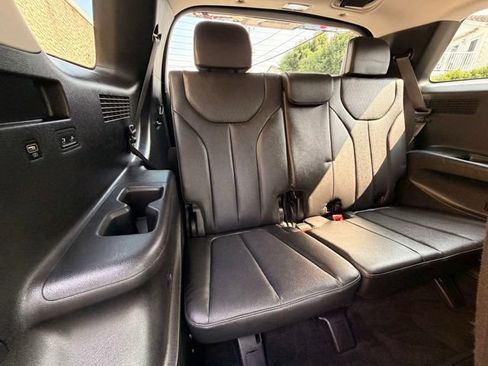 Used 2022 Hyundai Palisade SEL w/ 8P Bench Seat Package AWD/4WD image 24