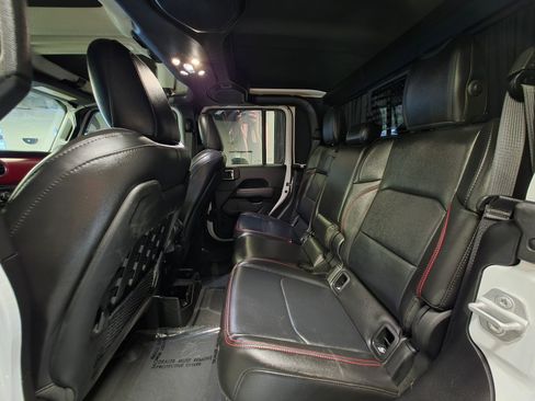 Used 2023 Jeep Gladiator Rubicon w/ Cold Weather Group image 32