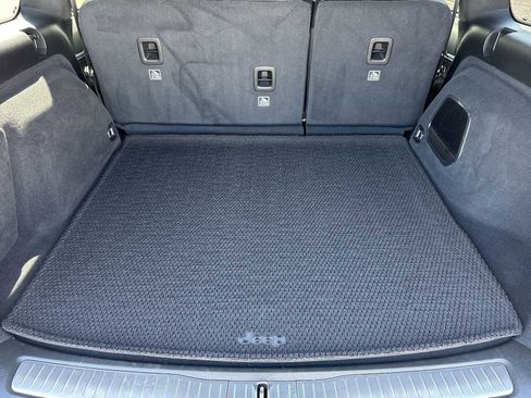 Used 2023 Jeep Grand Cherokee Summit image 22