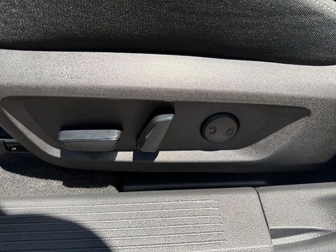 Used 2023 Nissan Rogue SV FWD image 17