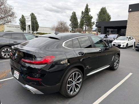 Certified 2023 BMW X4 xDrive30i w/ Premium Package image 9