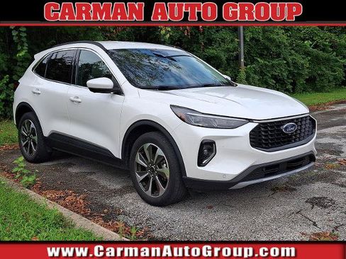 Certified 2023 Ford Escape Platinum AWD/4WD image 1