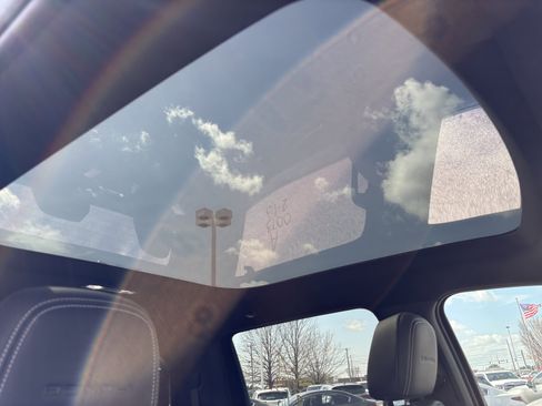 Used 2024 GMC Sierra EV Denali image 11