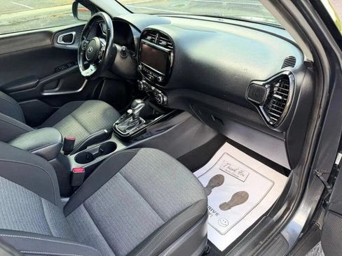 Used 2020 Kia Soul EX FWD image 28