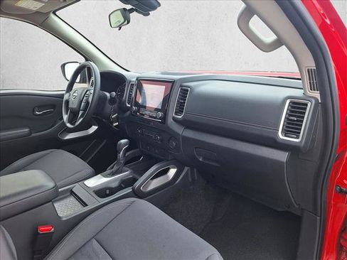 Used 2024 Nissan Frontier SV w/ Technology Package image 17