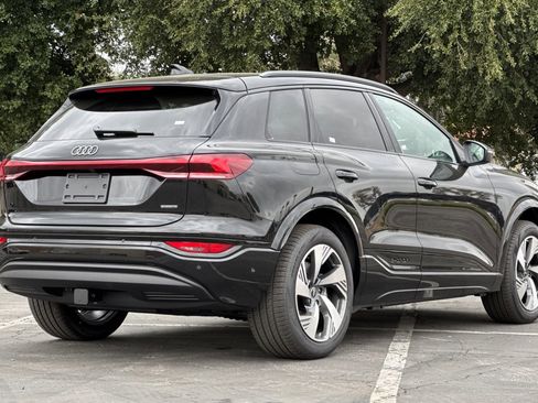 New 2025 Audi Q6 e-tron Premium Plus image 4