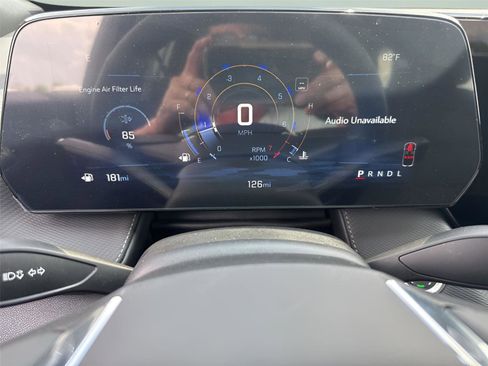 New 2025 Chevrolet Equinox LT w/ Safety and Technology Package FWD image 17