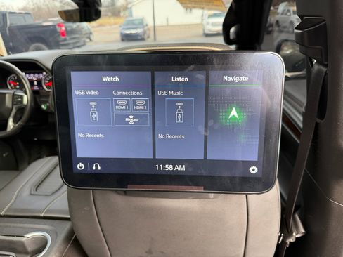 Used 2021 Chevrolet Suburban Premier w/ Premium Package image 28