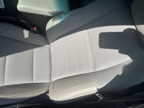Used 2017 Toyota Camry SE FWD image 11