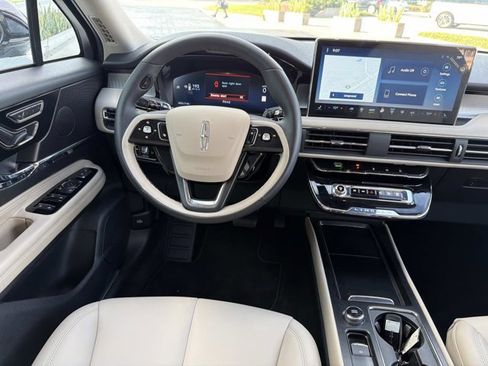 New 2026 Lincoln Corsair Premiere FWD image 24