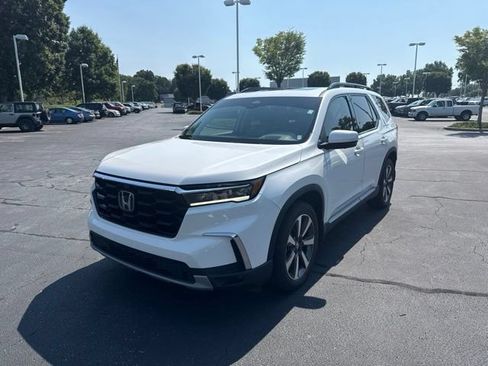 Used 2023 Honda Pilot Elite image 2