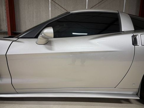 Used 2007 Chevrolet Corvette Coupe w/ Performance Package image 29