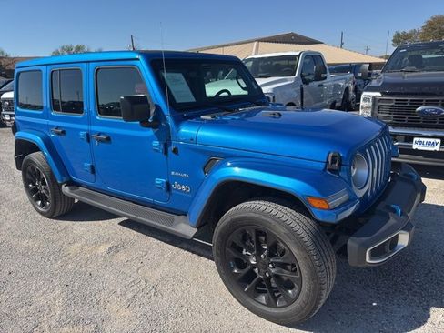 Used 2023 Jeep Wrangler Unlimited Sahara w/ Cold Weather Group image 33