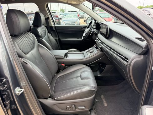 Used 2023 Hyundai Palisade Limited FWD image 13