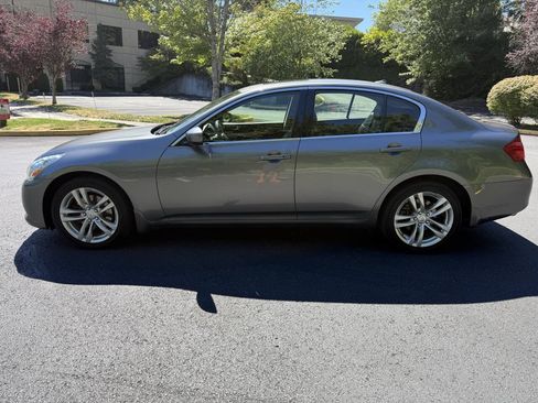 Used 2013 INFINITI G37 x Sedan w/ Premium Pkg AWD/4WD image 2