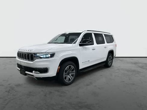 Used 2024 Jeep Wagoneer L Series II w/ Flexible Seating Group RWD image 8