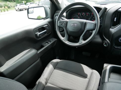 Used 2024 Chevrolet Silverado 1500 Custom Trail Boss w/ Turbomax Blackout Package AWD/4WD image 9
