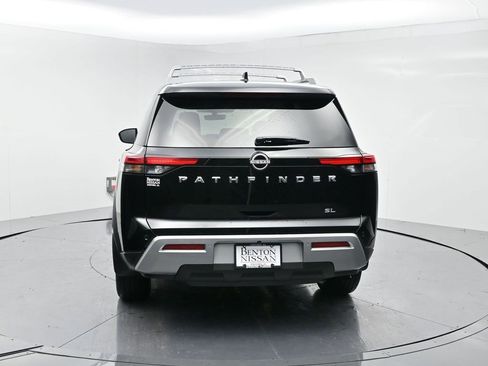 Used 2025 Nissan Pathfinder SL image 19